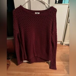 Old Navy sweater

Size:Small
Color:Maroon/Burgundy


Worn a handful of times